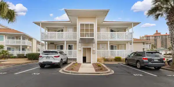 300 Shorehaven Dr.