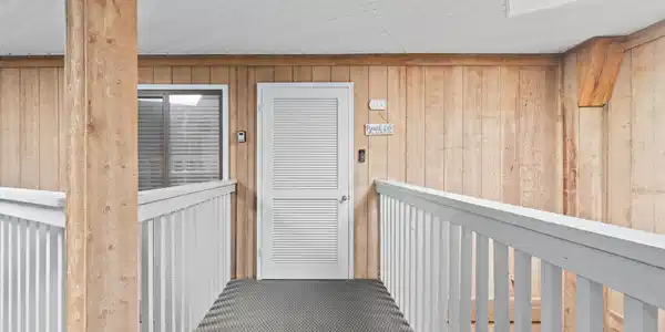 Image 4: View of exterior entry Image 4: View of exterior entry