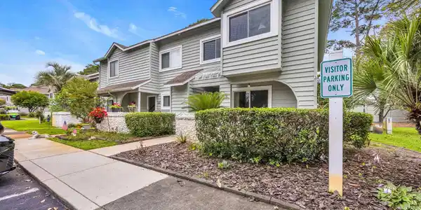 97 Shadow Moss Pl.