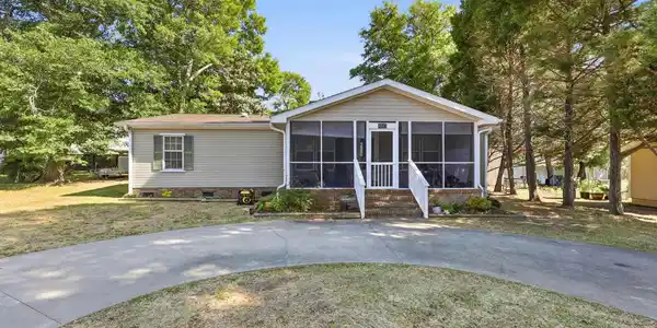 4513 Poinsett St.