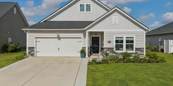 4038 Da Vinci Dr.