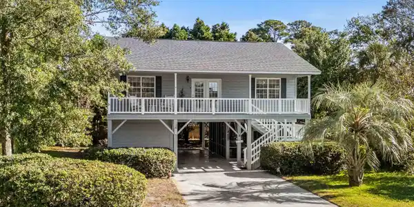 322 15th Ave. S