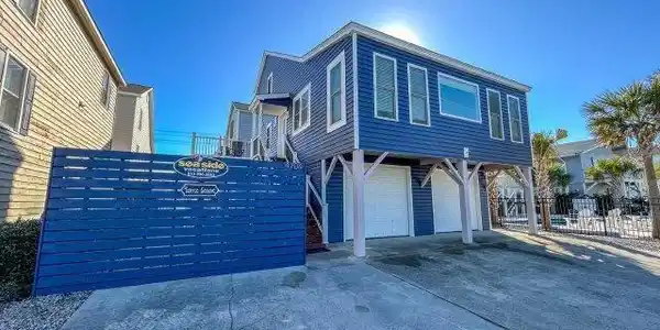 4704 Lake Dr.