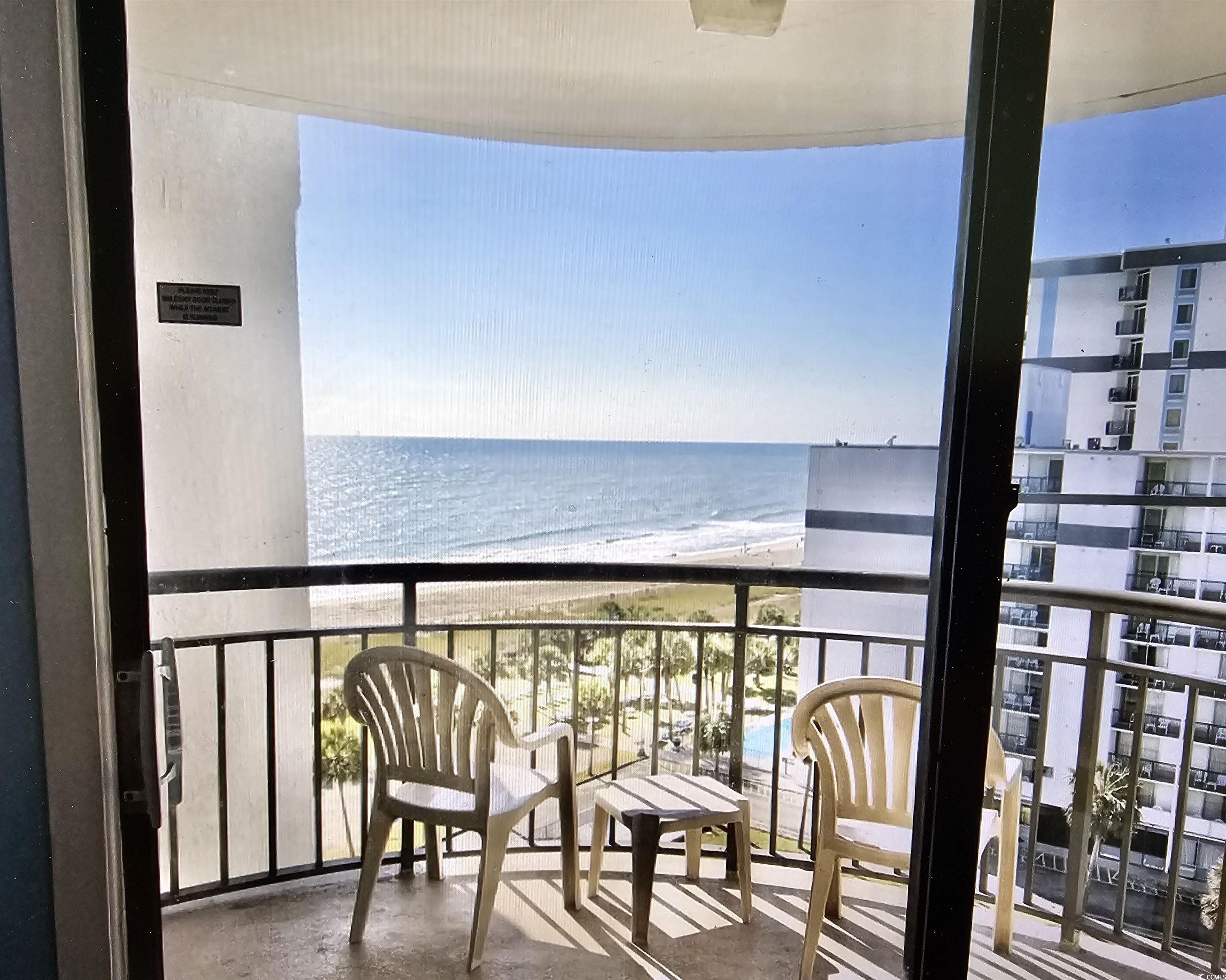 Image 4: Balcony with view of water and beach Image 4: Balcony with view of water and beach