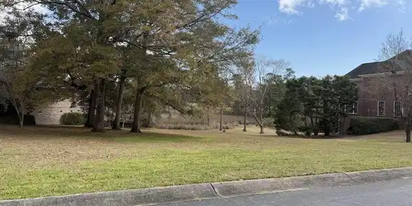 2290 Big Landing Dr.