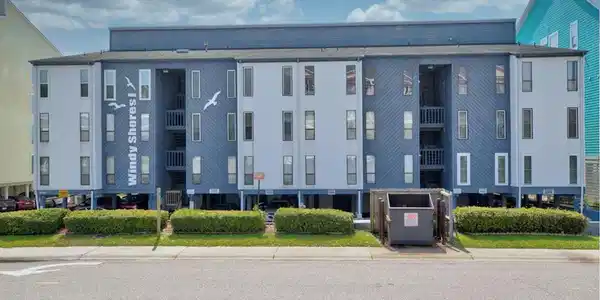 3301 Ocean Blvd. S