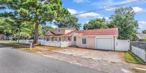 111 S Poplar Dr.