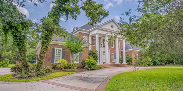 238 Center Dr.