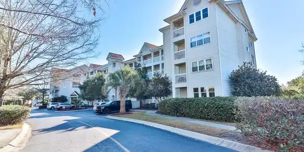 4560 Greenbriar Dr.