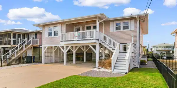 317 46th Ave. N