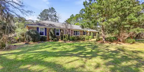 418 Sassanqua Dr.