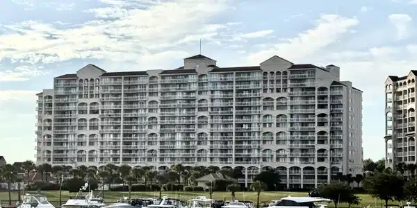 4801 Harbor Pointe Dr.