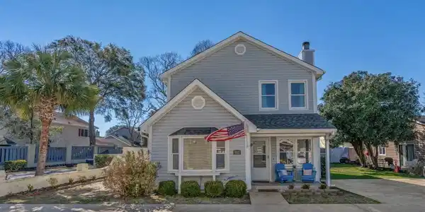 912 Tiffany Ln.
