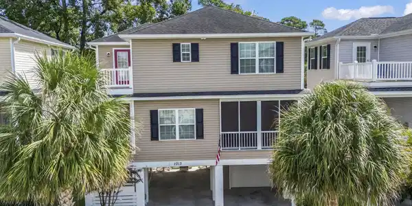 1013 Sabal Palm Way
