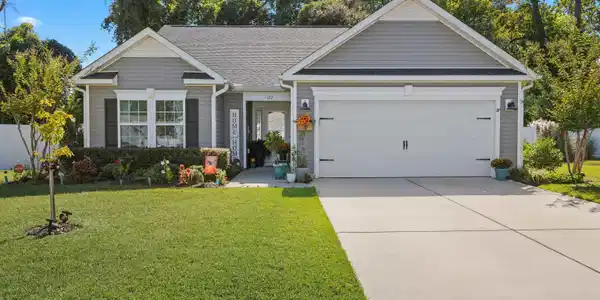 127 Costa Ct.