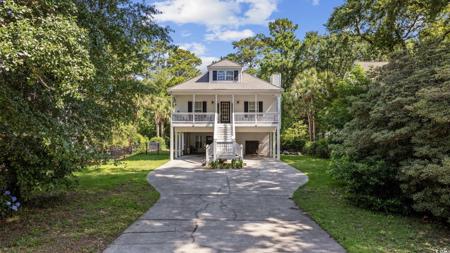 560 Hammock Ave.