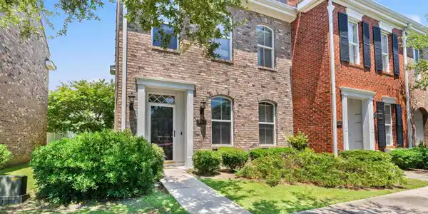 3512 Alexandria Ave.