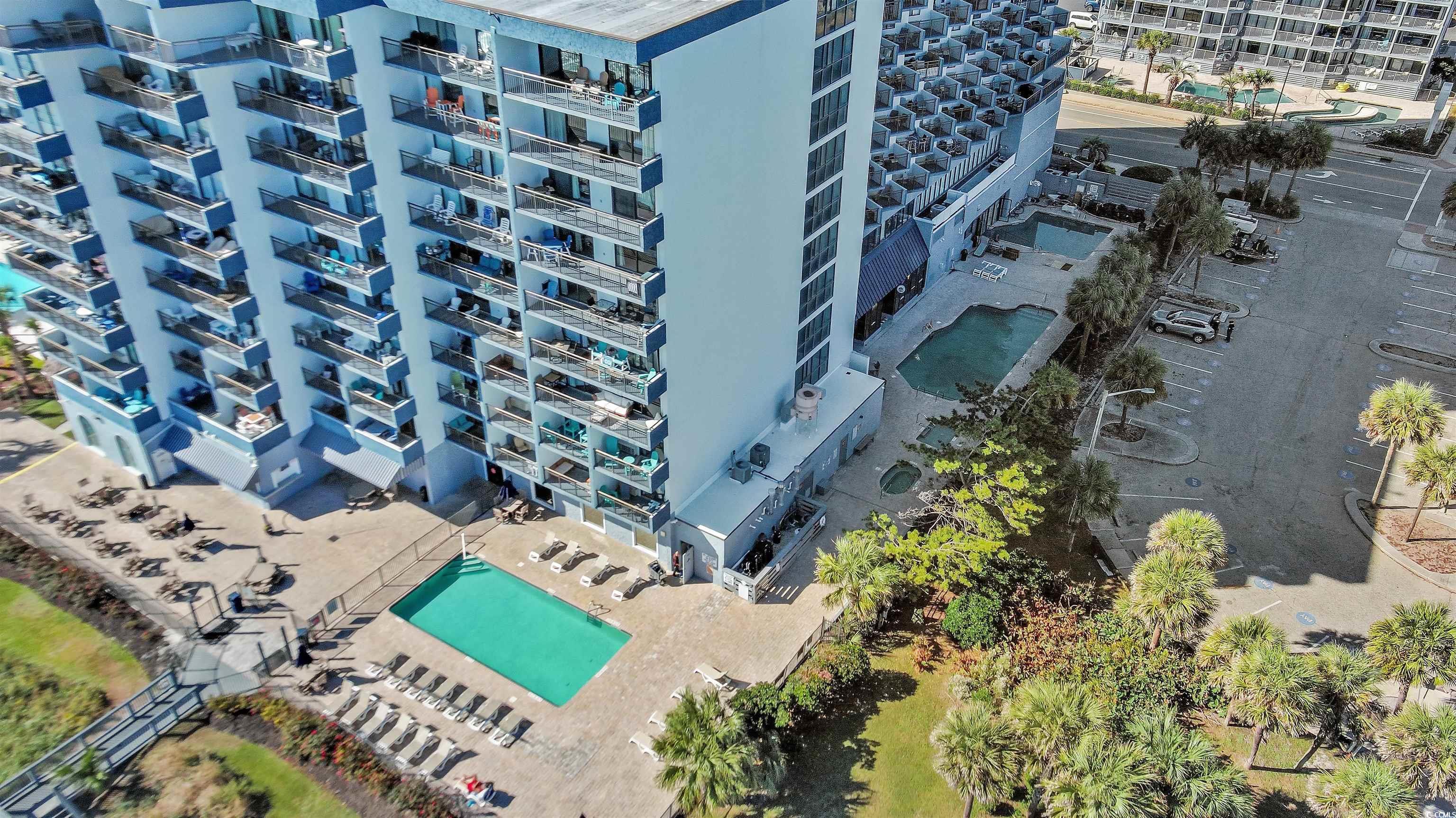 Image 2: Bird's eye view of apartment complex / building an Image 2: Bird's eye view of apartment complex / building an