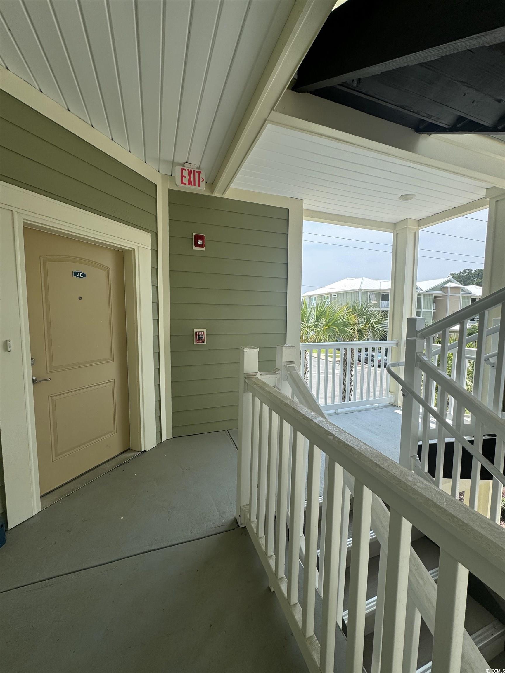 Image 2: Doorway to property