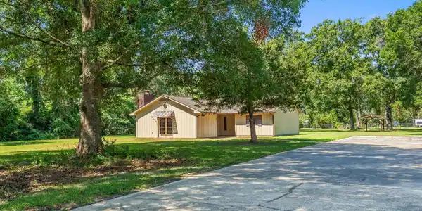 3139 Shetland Ln.