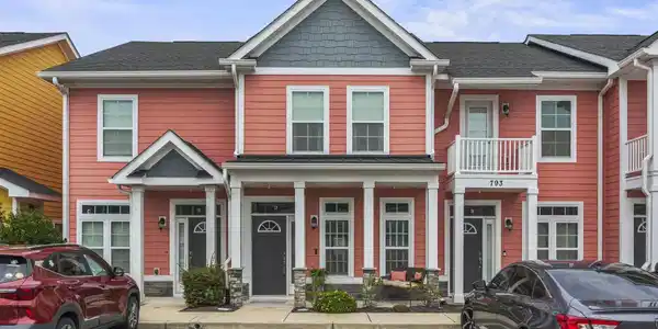 793 Moen Pl.