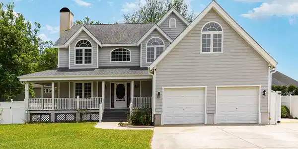 1009 Pearlie St.