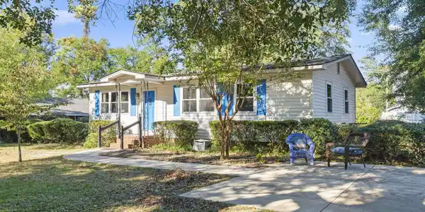 618 Maple Dr.