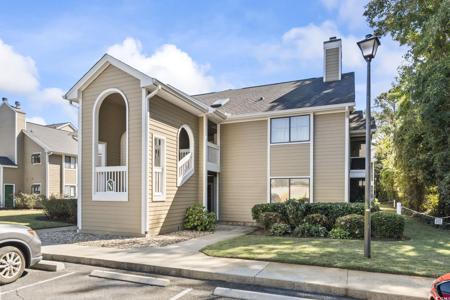 900 Courtyard Dr.