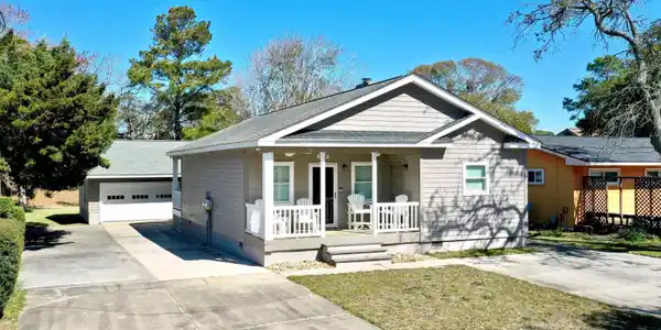 1516 Hillside Dr. S