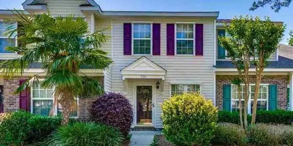 956 Palisade Circle