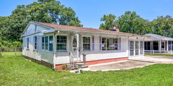 1210 Holly Park Circle