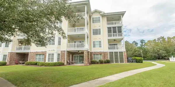 4861 Luster Leaf Circle