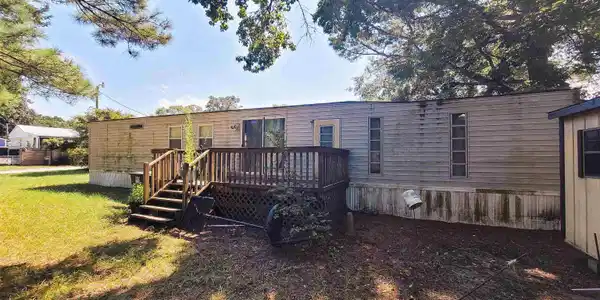 2521 Ridge St.
