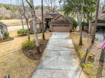 3178 River Bluff Ln.
