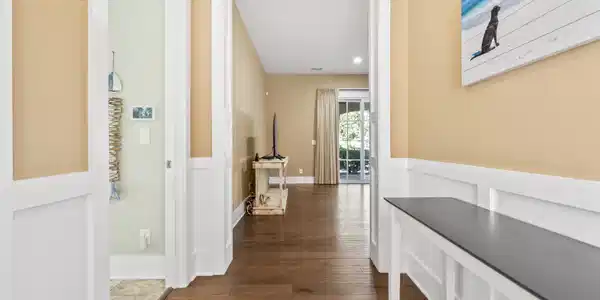 Image 4: Hall featuring dark wood finished floors and reces Image 4: Hall featuring dark wood finished floors and reces