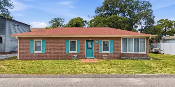 2702 Havens Dr.