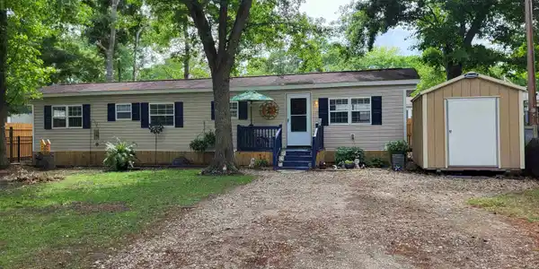 428 East Surfwind Dr.
