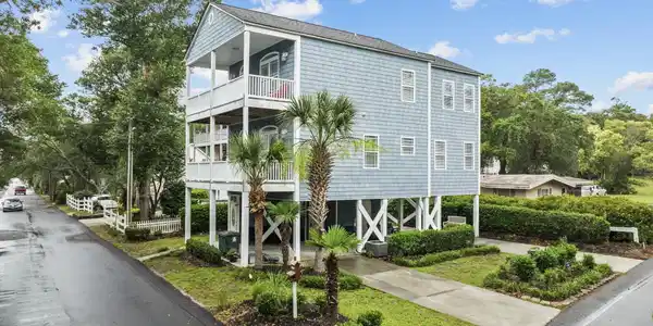 4500 Woodland St.