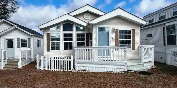 6 Robin Ave.