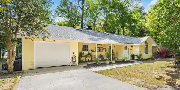 2135 Brunswick Circle