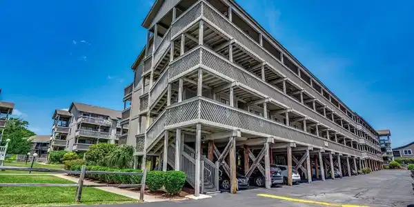 204 Maison Dr.