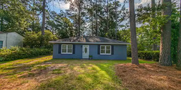 2507 Redwood St.