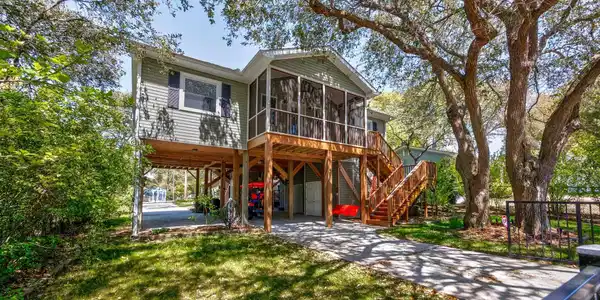 4520 Hedrick St.