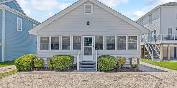 403 16th Ave. S