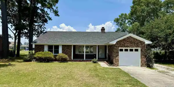 704 Plantation Dr.