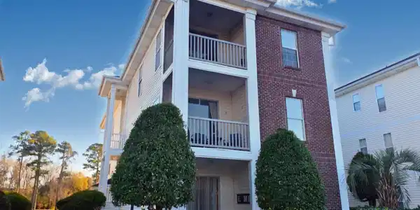 484 River Oaks Dr.