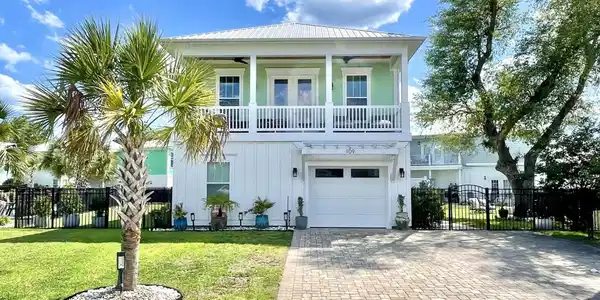 109 McIlroy Ct.