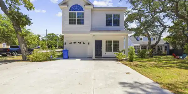 412 N Oak St.
