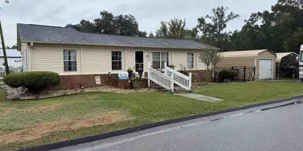 913 Seaside Dr.