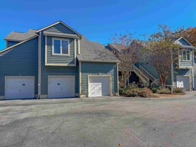 824 Castleford Circle